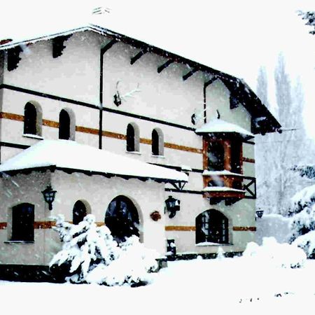 فندق أوستيريا لا بوستا ديل كازادور San Martín de los Andes المظهر الخارجي الصورة
